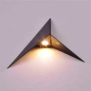 Lampada da parete creativa a forma di triangolo in ferro battuto da 3 W Soggiorno Ristorante Cucina Corridoi Illuminazione Apparecchio di illuminazione Lampada da parete a LED Lampade frontali a specchio Lampade da parete （Bianco caldo）